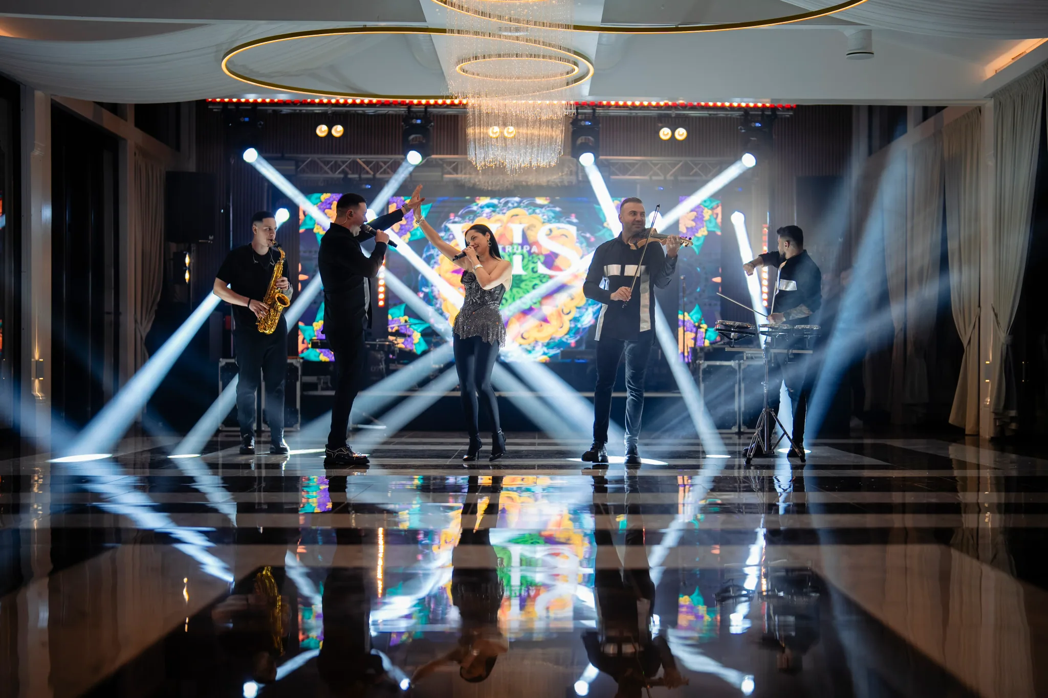 Trupa VIS live la nuntă — atmosferă și ring plin